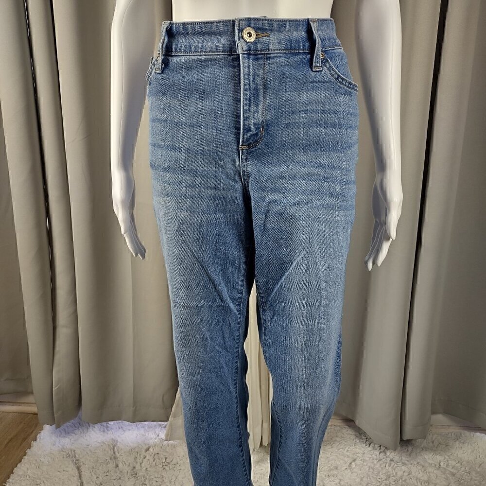 St. John's Bay Cotton Blend 5 Pocket Straight Leg Blue Denim Jeans Size 14PS - Picture 2 of 10